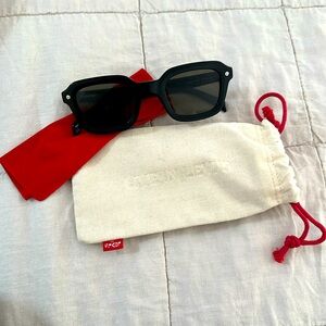 Brand new levis sunglasses Black